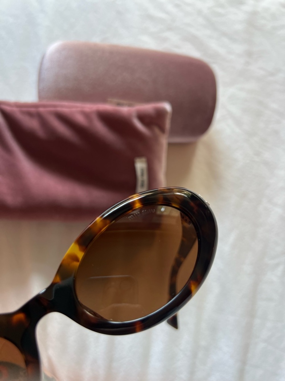 Miu Miu Reverie Sunglasses EUC - Picture 8 of 9